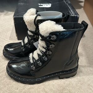 Brand New With Tags Sorel Black Lennox Lace Cozy Size 7
